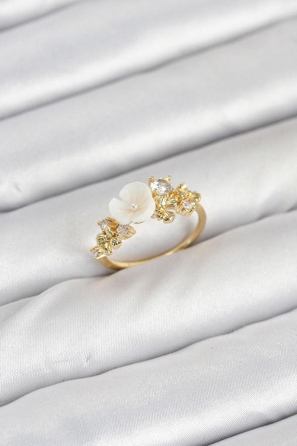 Pirinç Gold Renk Çiçek Model Zirkon Taşlı Kadın Yüzük 3878 - Image 1