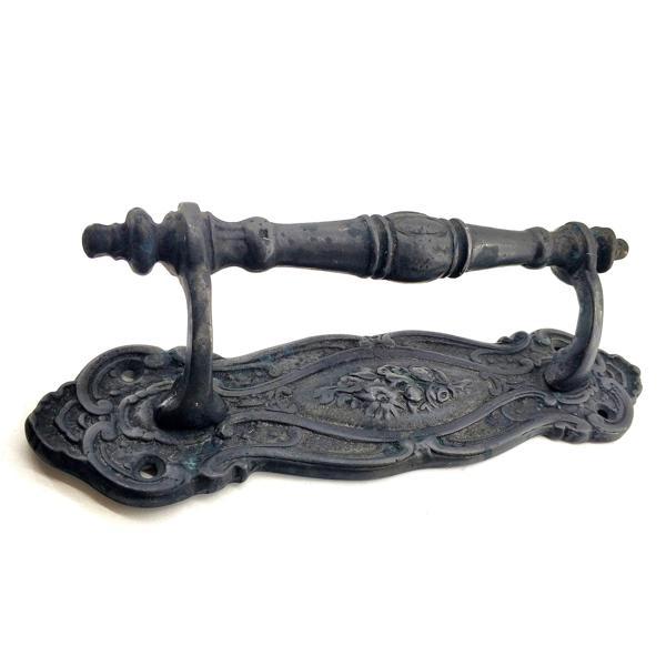 Antika Tarz Dekoratif Pirinç Çiçekli Yan Çekme Kapı Kolu - 240x62 mm, Oksit - Image 1