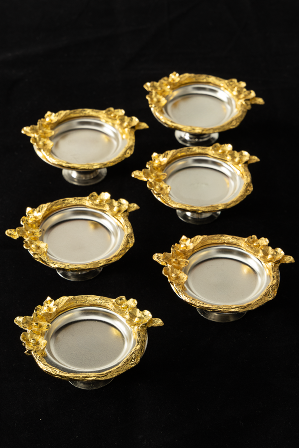 Gümüş Metal Kaplama Kahve Yanı Lokumluk | Ayaklı, Gold Çiçek Çerçeveli Şık Sunumluk - Image 1