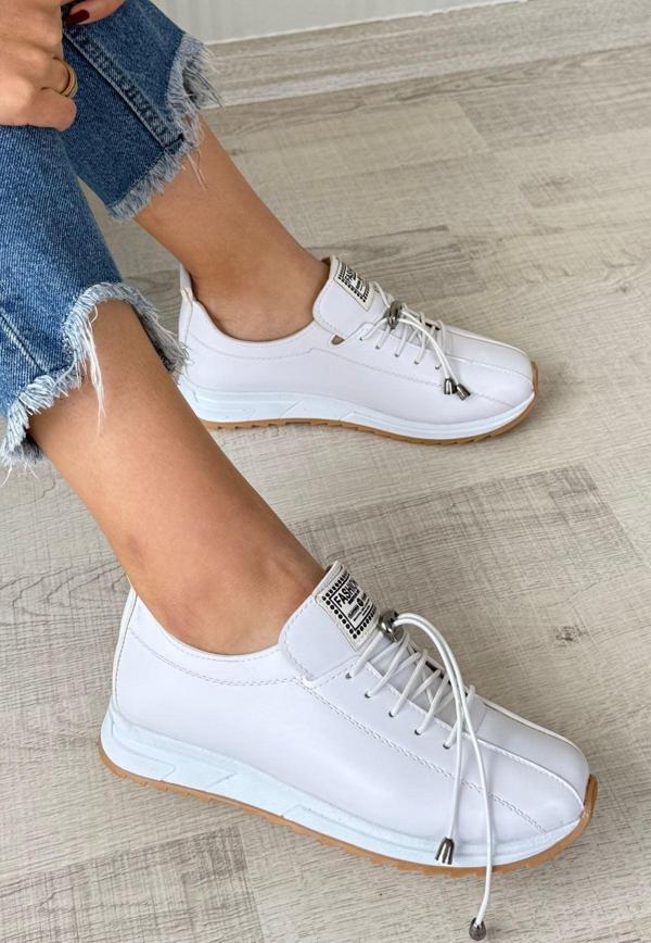 Beyaz Cilt Bağcıklı Spor Ayakkabı - Image 1