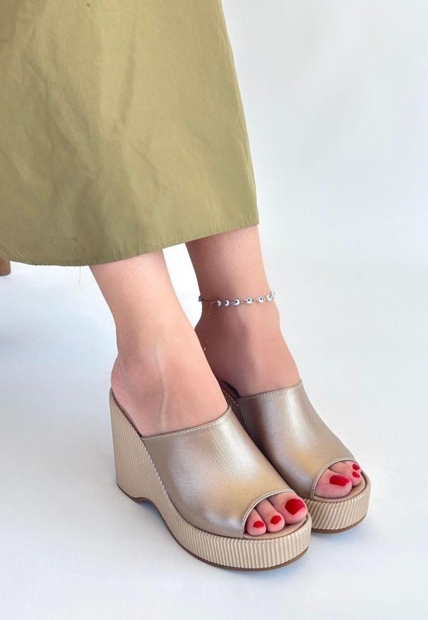 Bej Cilt Dolgu Topuk Terlik - Image 1