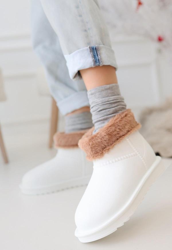 Beyaz Oval Burunlu Su Geçirmez İçi Kürklü Bot - Image 1