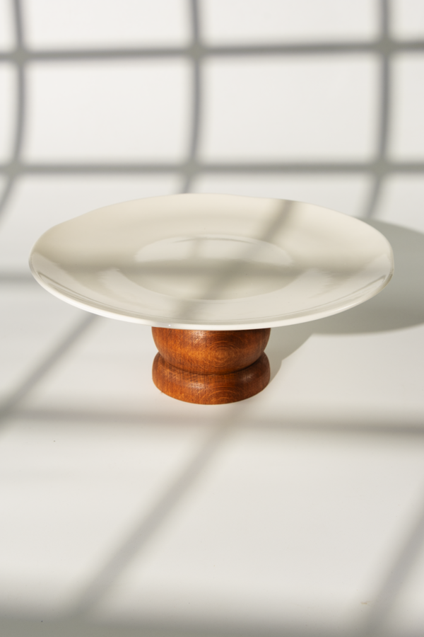 Rustik Ahşap Ayaklı Porselen Sunum Tabağı – 22,5 cm, Ayak Sökülür, 10 cm - Image 1
