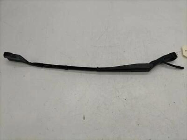 Ön Sılecek Kolu Sol Psa 3008 Iı (P84) 97-00 (Oem No: 9810665280) - Image 1