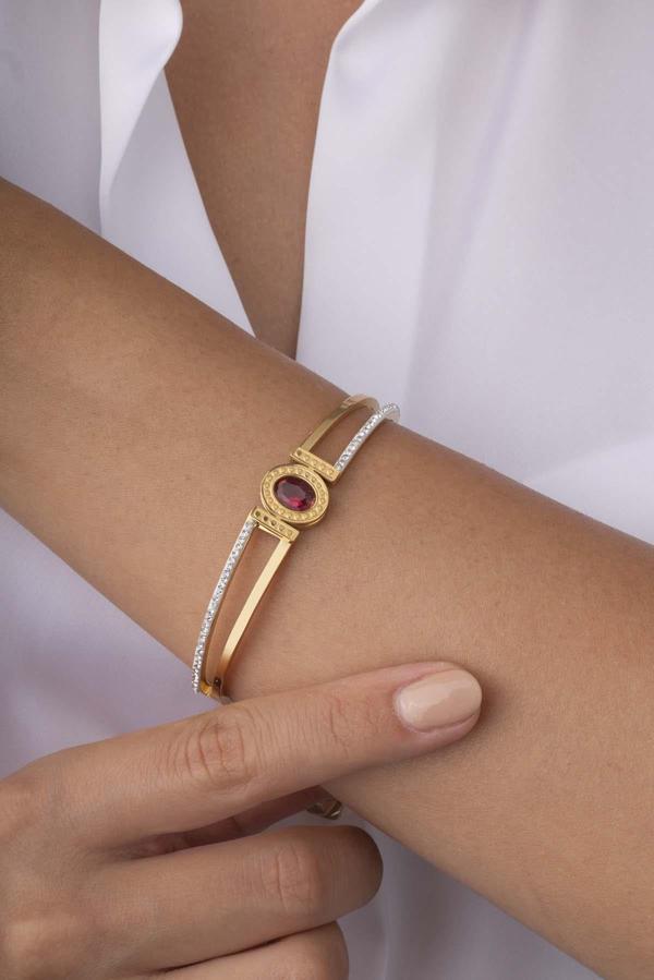 Gümüş Pazarım Kırmızı Taşlı Çift Şeritli Altın Kaplama Kadın Çelik Kelepçe Bileklik - Image 1