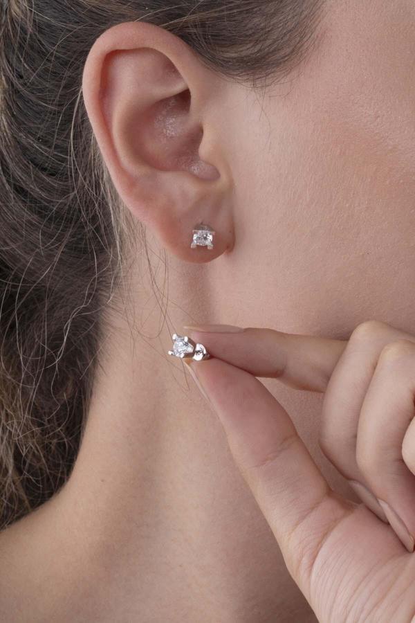 Gümüş Pazarım 4 Tırnaklı Pırlanta Montür Gümüş Kadın Tektaş Küpe - Image 1