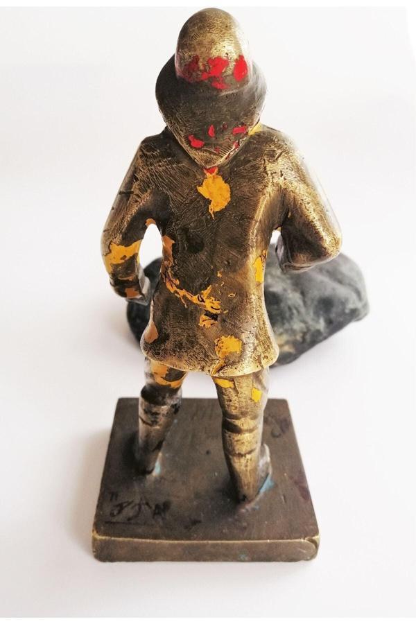 Sanat Taciri 2 Kg Ağırlığında Pirinç Itfaiyeci Biblo Pirinç Heykel Pirinç Biblo - Image 1