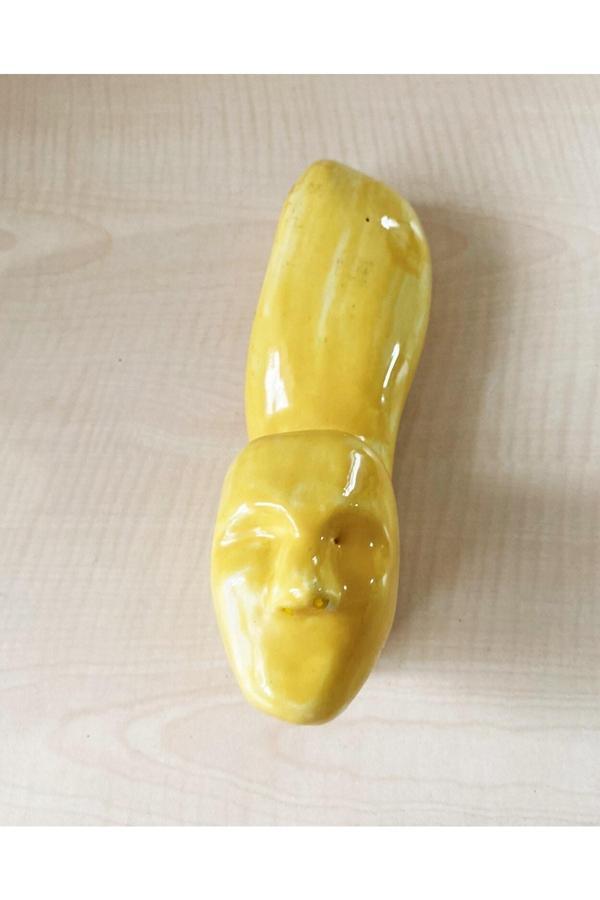 Sanat Taciri El Yapımı Porselen Biblo Insan Suretli Farklı Biblo Sarı - Image 1