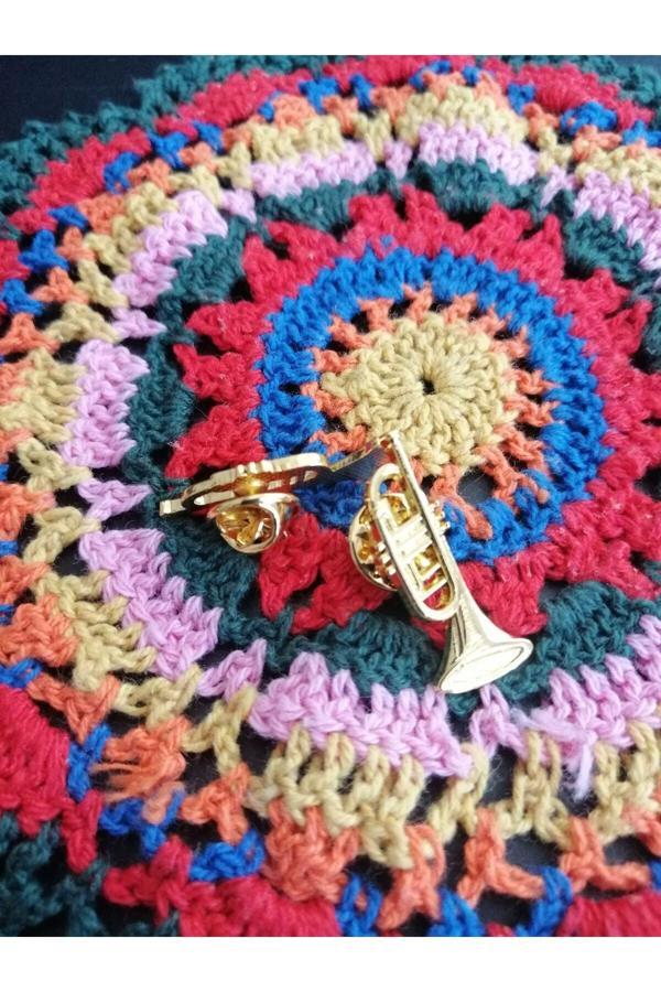 Sanat Taciri 1 Adet Trompet Rozet Yaka Iğnesi Aksesuar Çanta Süsü - Image 1