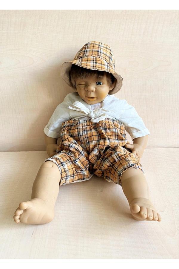 Sanat Taciri 42Cm Avrupa Bebek İfadeli Plastik Bebek Göz Kırpan Bebek - Image 1