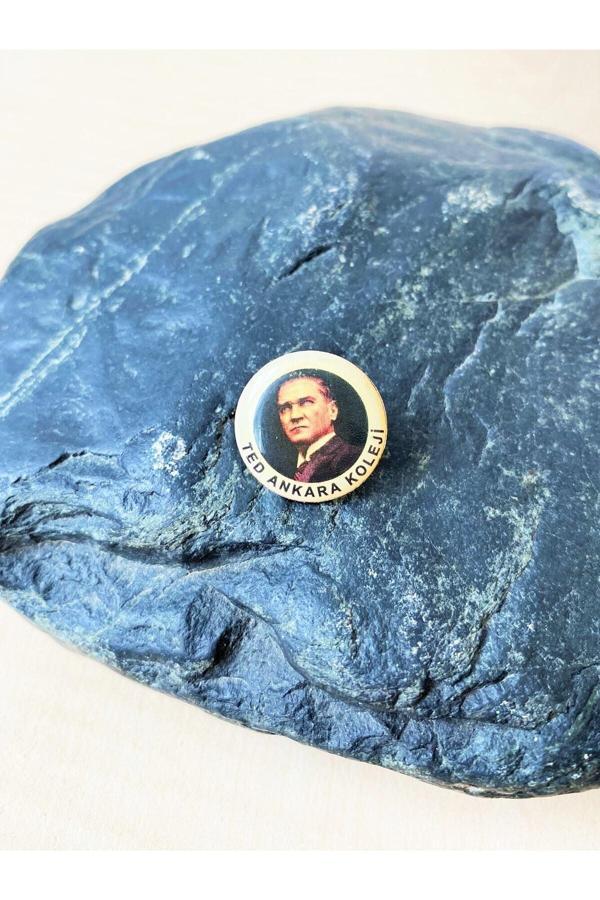 Sanat Taciri Tes Ankara Koleji Rozet Atatürk Temalı Rozet - Image 1