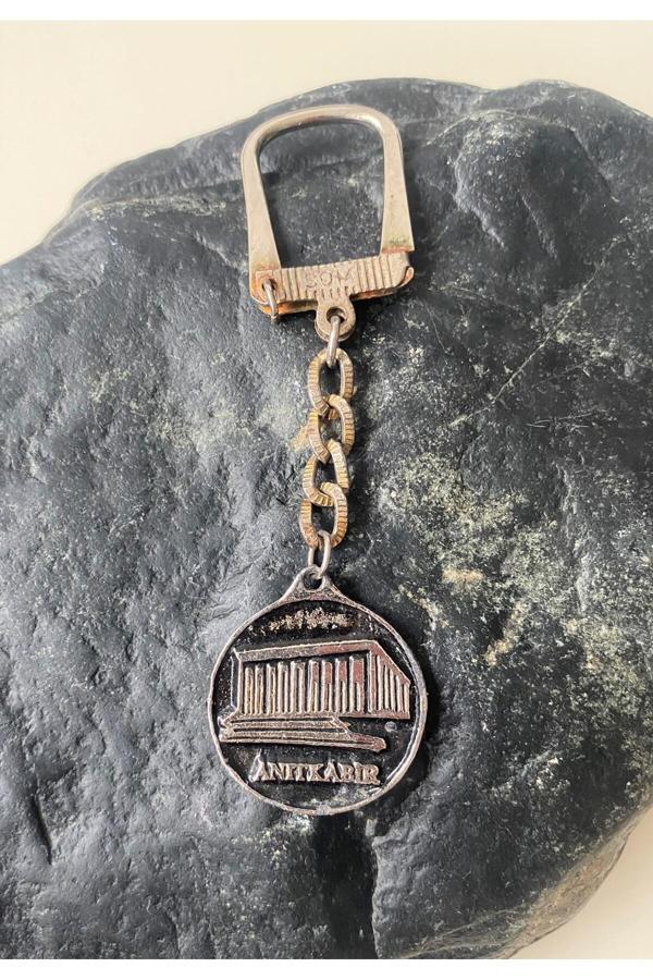 Sanat Taciri Vintage Kabartmalı Anıtkabir Temalı Anahtarlık - Image 1