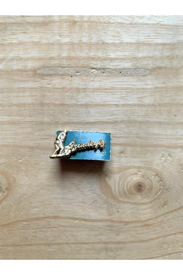 Sanat Taciri Atam İzindeyiz Yazılı Rozet Yaka Broşu - Image 1