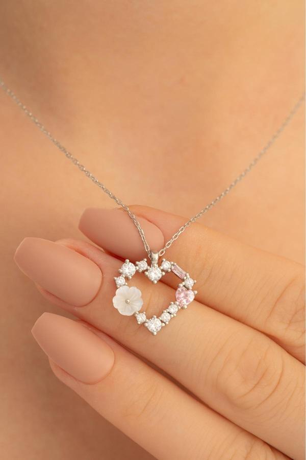 Osmanlı Gümüş Kadın Gümüş Kolye - Manolya Çiçekli Kalp Zirkon Taşlı Gümüş Kadın Kolye - Image 1