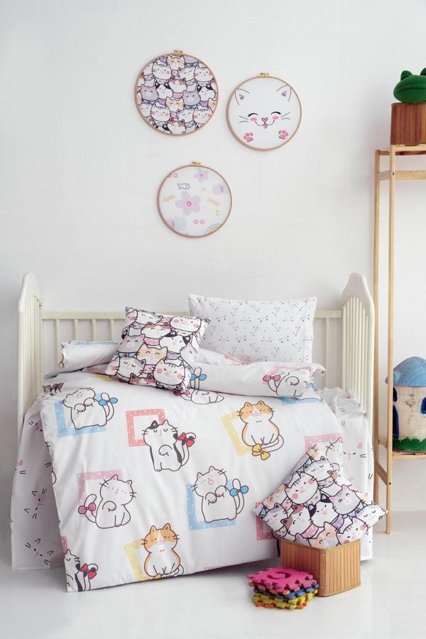 Montisu Mibabies; Crazy Cats, %100 Pamuk Bebek Odası Seti: Nevresim Takımı, Kırlent, 3'Lü Tablo - Image 1