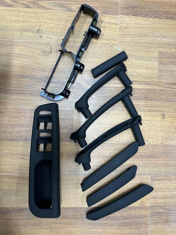 Vw Passat B5 B5.5 Kapı Tutamak Seti Çerçeveli Siyah 1996-2005 - Image 1