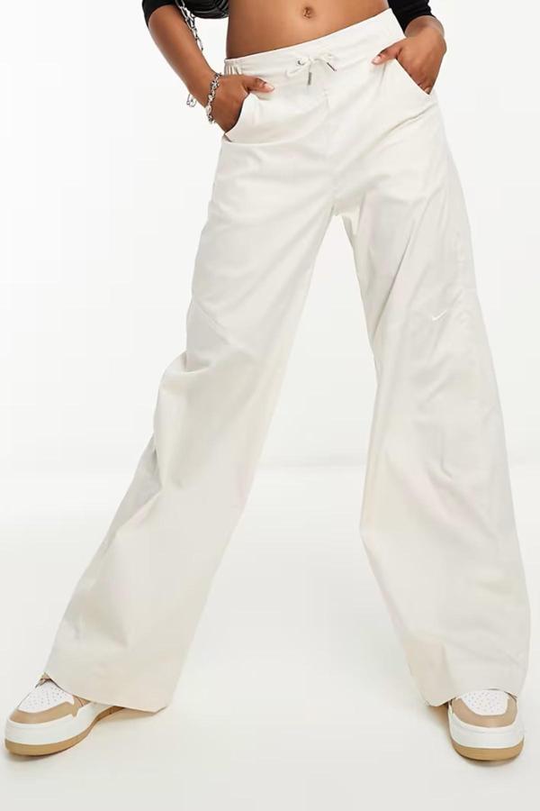 Nike Essential Woven High Rise Joggers Kadın Yüksek Bel Dokuma Eşofman Altı Krem - Image 1