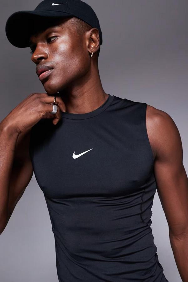 Nike Pro Dri Fit Tight Sleeveless Fitness Training Erkek Dar Kalıp Antrenman Kolsuz Tişört Siyah - Image 1