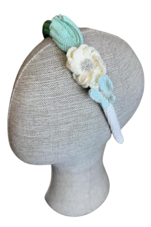 Uretti - İREM 3914 8432 El Yapımı Beyaz Manolya ve Kelebek Tasarımlı Kız Çocuk Saç Aksesuarı / Taç - Image 1