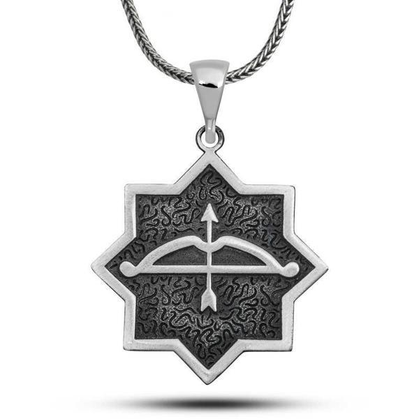 BlackCraft ​Gümüş Ok Yay İşlemeli Sekizgen Tasarım Kolye (BC-5554F0) - Image 1