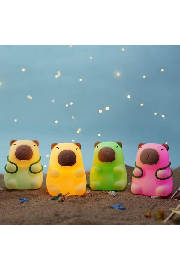 Coverzone Sevimli Capybara Yeşil Sulufet Dokunmatik Renk Değiştiren Dekoratif Hediyelik Masa Ve Gece Lambası - Image 1