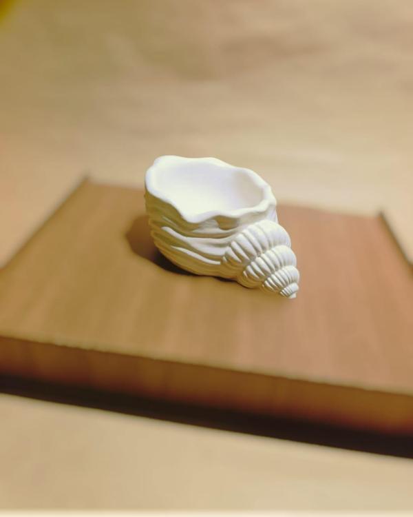 Minelly Concha - Image 1