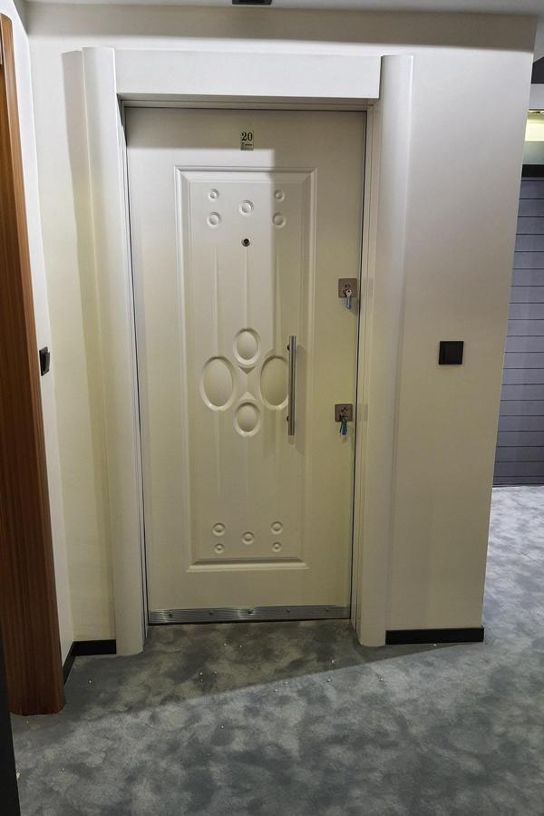 Tezdoor Sac Celik Kapi Tırnaklı Sistem Çelik Kapı, Ahşap Kaplama Kabartmalı Model Daire Kapısı Sol Açılım - Image 1