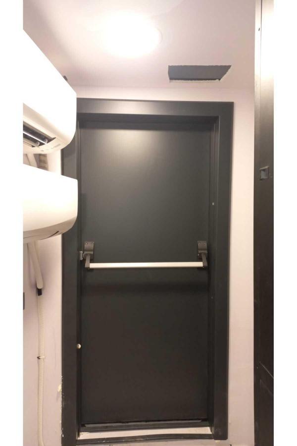 Tezdoor Tse Sertifikalı Yangın Kapıları, Antrasit Panikbarlı Yangın Kapıları - Image 1