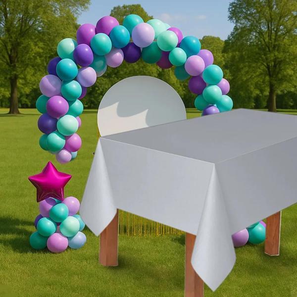 Gümüş Plastik Masa Örtüsü - Image 1