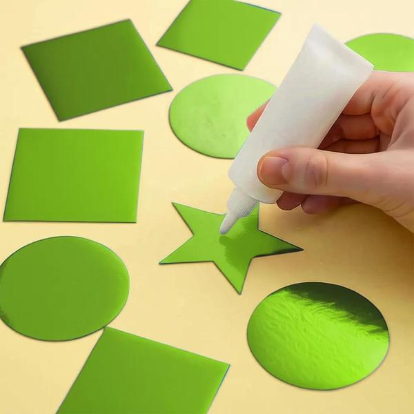 Fıstık Yeşili Metalize Karton 50x70 - Image 1