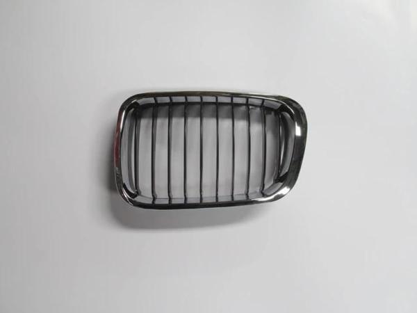1998-2001 Bmw 3 Serisi Sd- Ön Panjur Sol Siyah-Nikelaj Çerçeveli (Tw) (Adet) (Oem No:51138208489) - Image 1