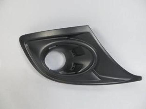 2012-2013 Renault Megane Iıı Hb Sis Lamba Kapağı Sağ Siyah (Sis Delikli) (Tw) (Oem No:620727820R) - Image 1