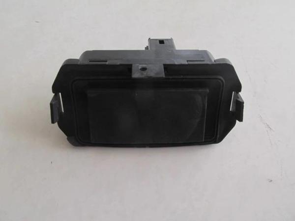 renault fluence- 2009-2016  bagaj açma düğmesi (butonu) Oem No (8200076256) - Image 1
