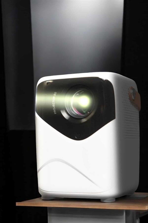 Taşınabilir Android Projeksiyon Wifi Destekli 4K Multimedia Tabanlı Ev Ve Ofis Tipi - Image 1