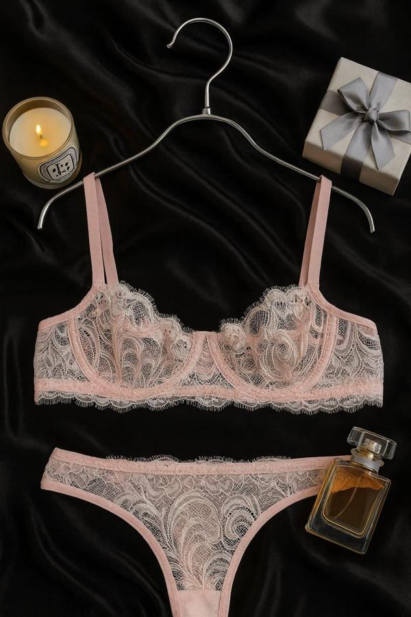 Dantel Detaylı Soft Pembe Bralet Külot Takımı - Şık ve Zarif Tasarım - Image 1