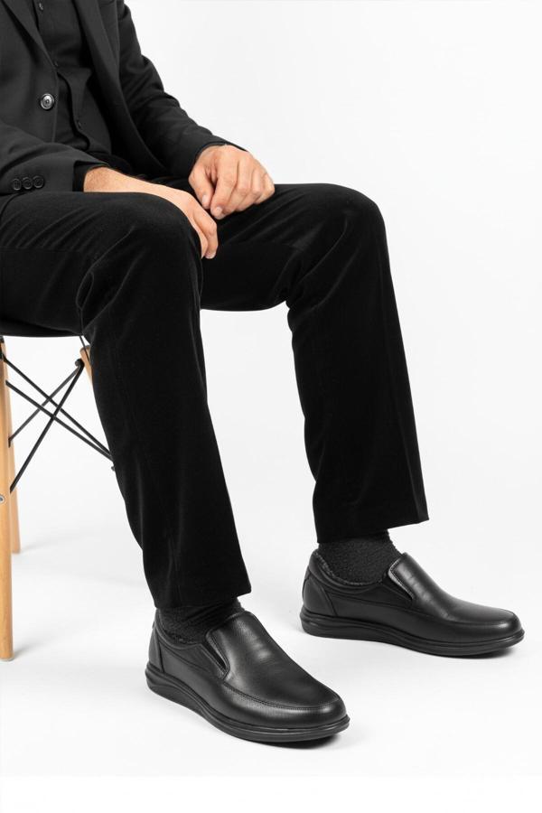 Siyah Hakiki Deri İçi Kürklü Kaymaz Erkek Casual Ayakkabı 472 M - Image 1