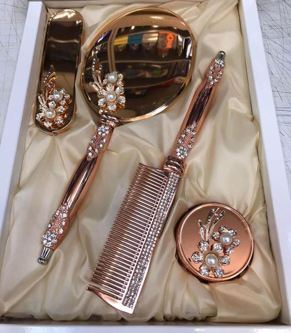 Alyans Broşlu 4'lü Lüx Ayna Tarak Fırça Seti - Image 1