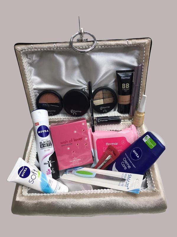 Flormar Pretty Nivea Kutulu 16 Parça Makyaj Güzellik Seti - Image 1
