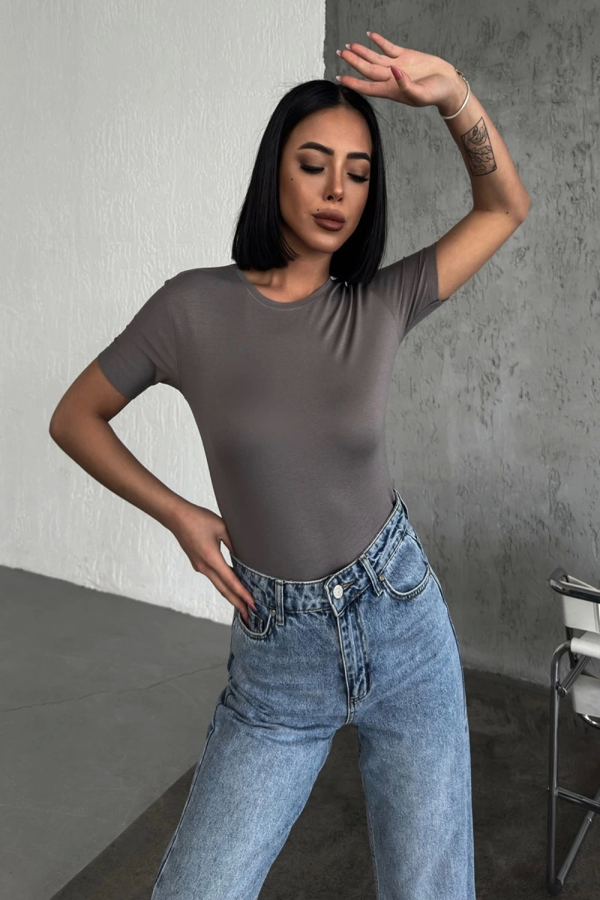 Rahat Ve Şık Kısa Kollu Bisiklet Yaka Likralı Viskon Penye Body Füme - Image 1