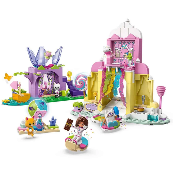 Gabby’s Dollhouse Tatlı Şekerleme Dağı ve Kedi Bahçesi 11205 - Image 1