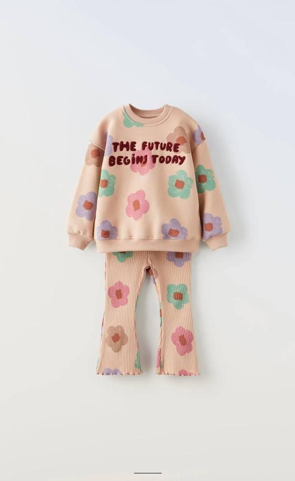 Kız Çocuk Eşofman Takımı – Çiçek Baskılı, “The Future Begins Today” Yazılı, 3 İplik Şardonlu - Image 1