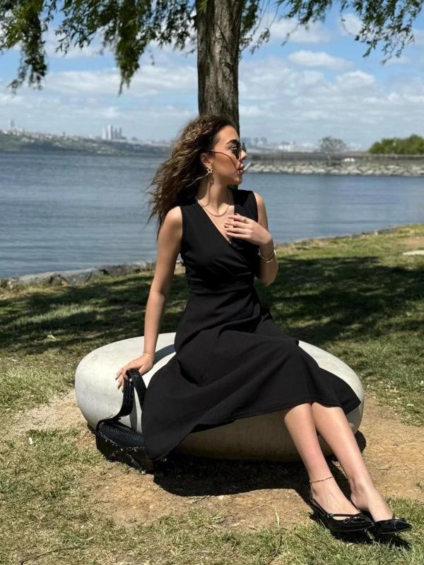 MDB Kadın Ithal Krep Kumaş Kruvaze Yaka Eteği Kloş Kolsuz Mini Elbise - Image 1