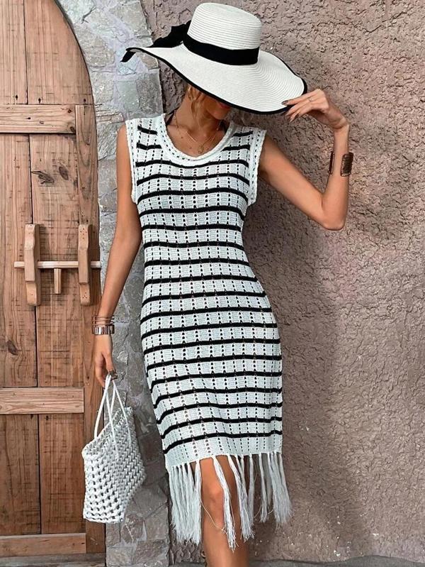 MDB Kadın Kolsuz V Yaka Eteği Püsküllü çizgi Desen Triko Elbise - Image 1