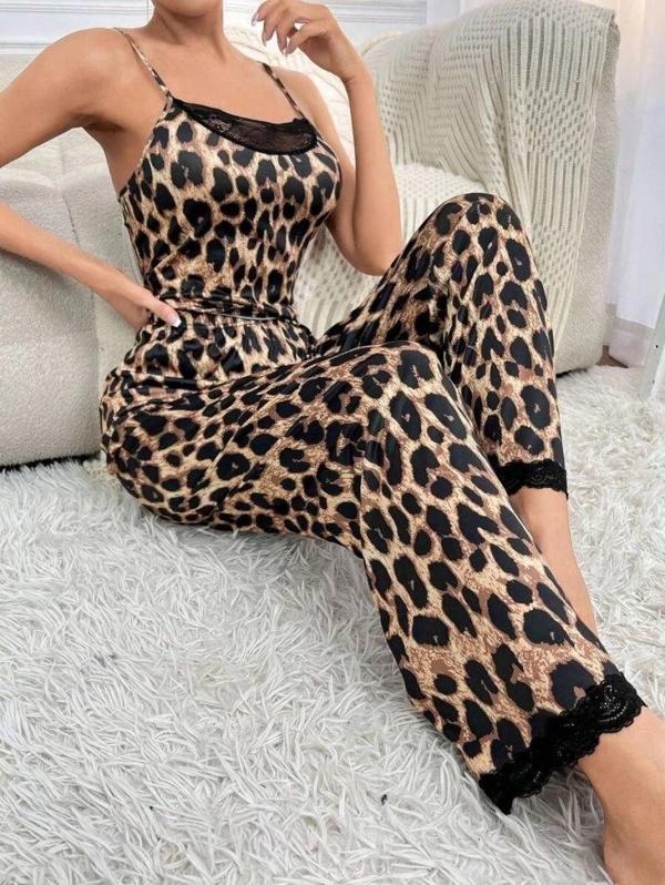 MDB Kadın Ip Askılı Yakası Dantelli Bluz Ve Pijama Sandy Ikili Takım - Image 1