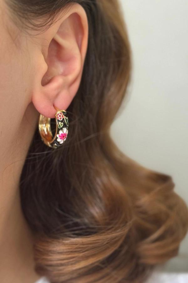 Mineli Renkli Çiçek Halka Tasarım Kararmaz Renk Atmaz Kadın Çelik Küpe - Image 1