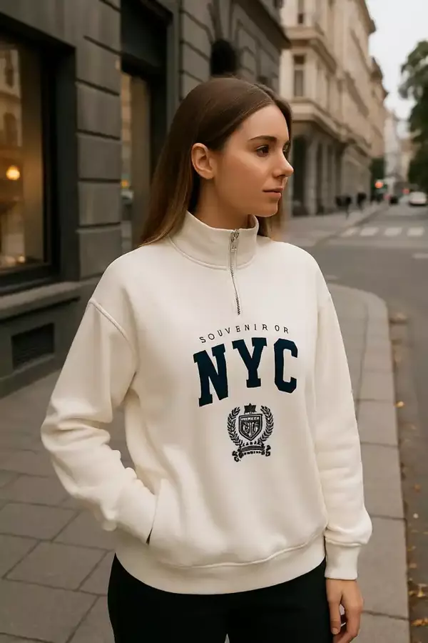 ÖNÜ FERMUARLI NYC BASKILI SWEAT - Image 1