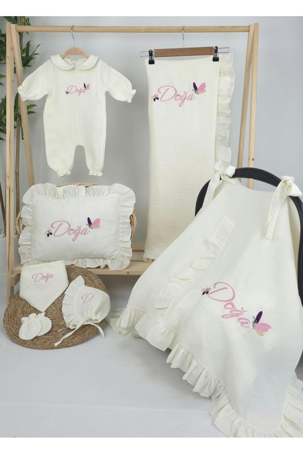 Gros Shop Müslin Yeni Doğan 4Katlı Organik %100Pamuk Kişiye Özgü Nakışlı Hastane Çıkış Seti (Kelebek Model-1) - Image 1