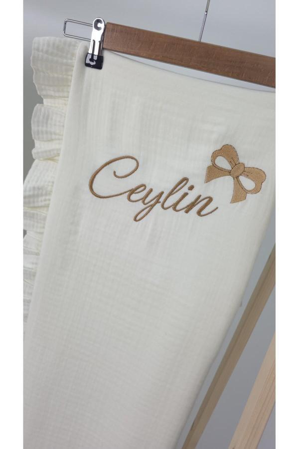 Gros Shop Müslin Yeni Doğan 4Katlı Organik %100Pamuk Kişiye Özgü Nakışlı Hastane Çıkış Seti-Kurdele Model - Image 1