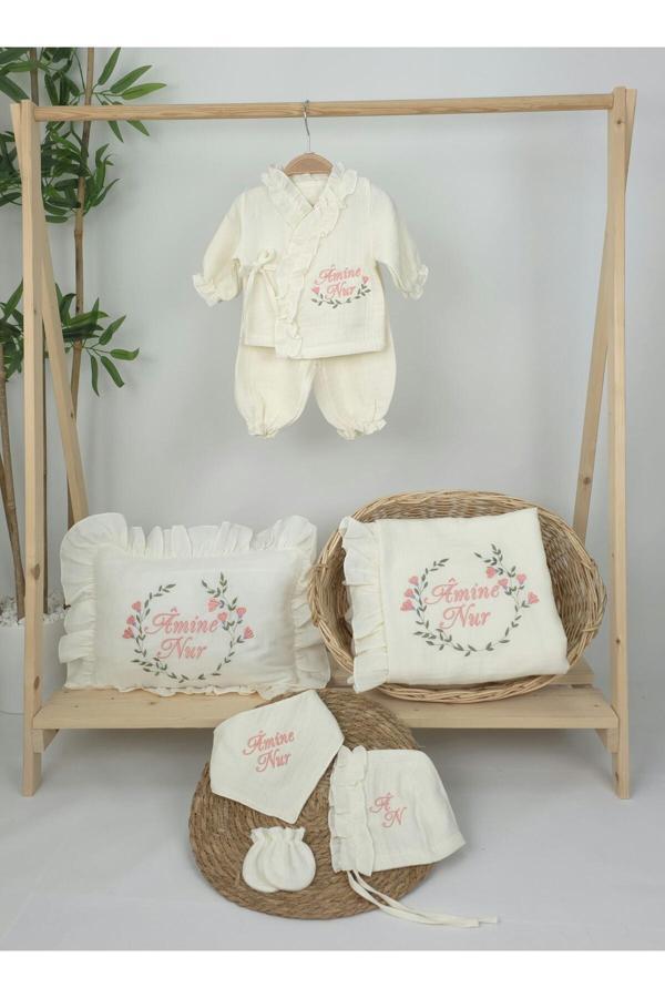 Gros Shop Müslin Yeni Doğan 4Katlı Organik %100Pamuk Kişiye Özgü Nakışlı Hastane Çıkış Seti (Çiçek Model-2) - Image 1