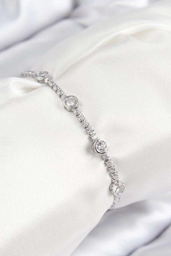 Pirinç Zirkon Taşlı Daire Model Gümüş Renk Asansörlü Kadın Bileklik - Image 1